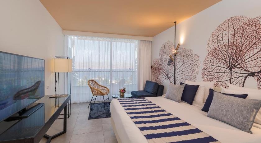 Image of Twin Room Pool view 0
