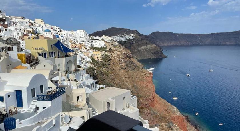 OIA UNIQUE HOMES by K&amp;K — Hotel in Santorini