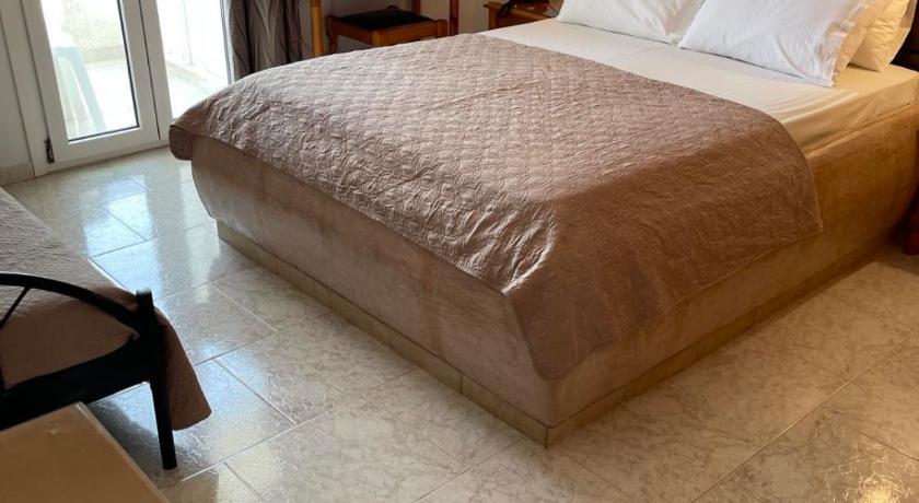 Vamvounis Studios — Hotel in Milos Island