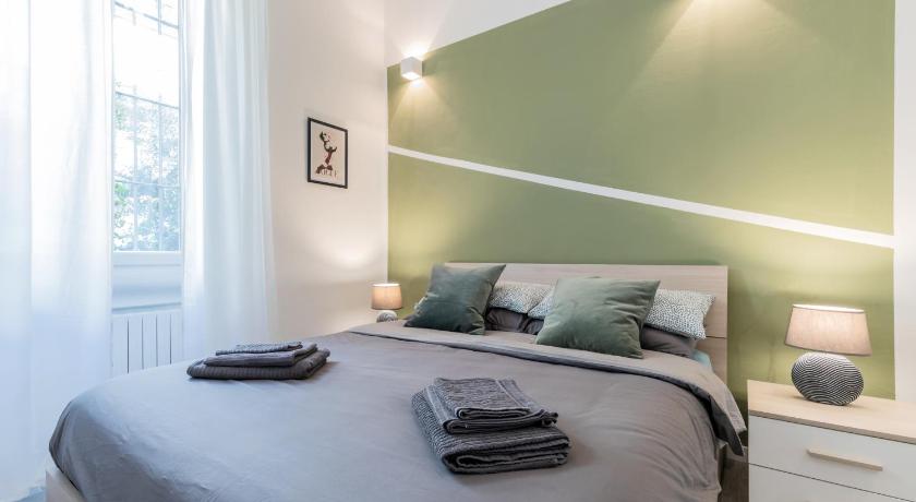 NEW Fast Wifi Elegant Apartment in hearth of Milan photo