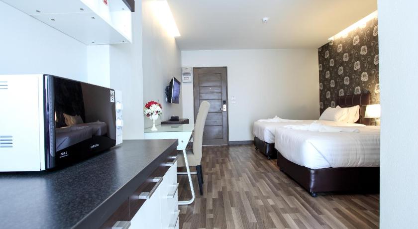 Image of Deluxe Twin 5