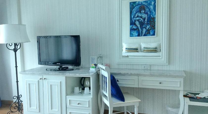 Image of Premium Deluxe 2 Twin City View with Balcony 15