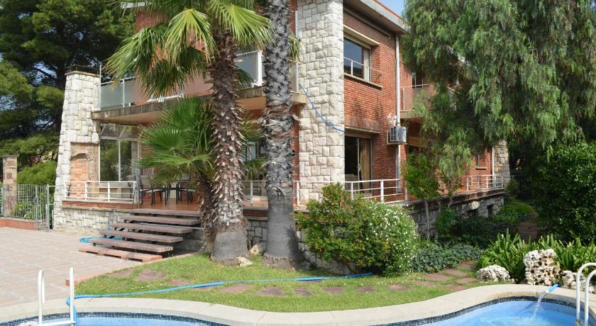 Pool House Barcelona Prices Photos Reviews Address Barcelona