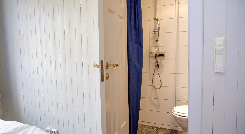 Fast Hotel Henningsvær photo