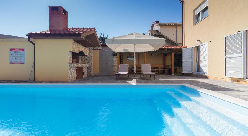 Spacious Villa Malina with pool photo