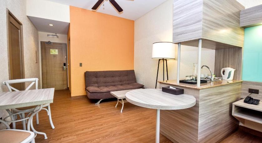 Lakosztály queen-méretű ággyal – nemdohányzó (1 Queen Bed, Suite, Non-Smoking) fotója 6