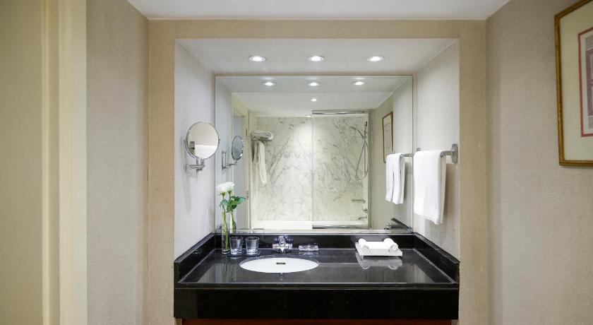 Image of One Bedroom Suite Nile View 2
