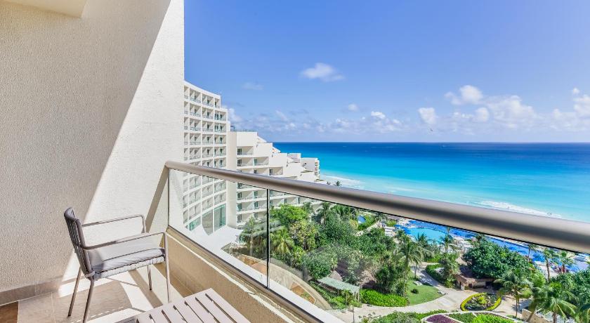 Live Aqua Beach Resort Cancun - Adults Only - All Inclusive photo