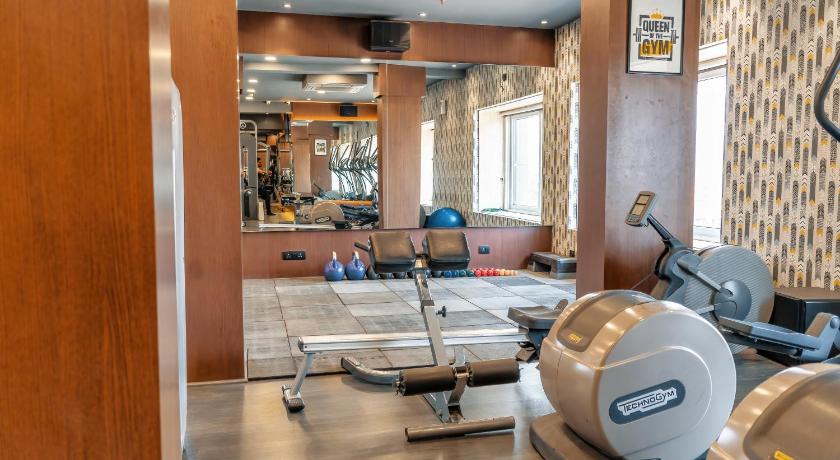 ROYAL CLIFF HOTEL & RESORTS – Nagpur, OH