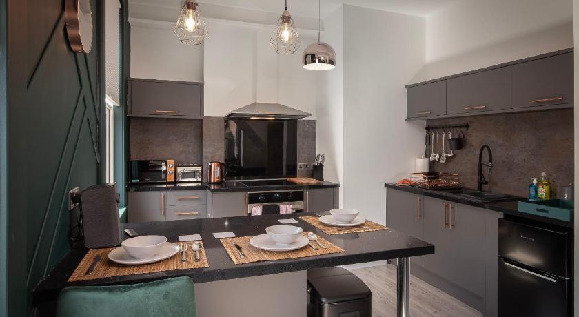 Town View Apartment by Sasco - image 4