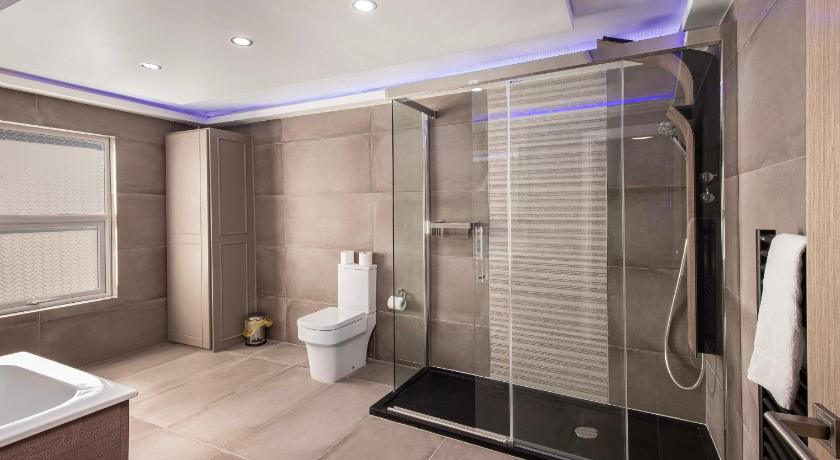 Town View Apartment by Sasco - image 11