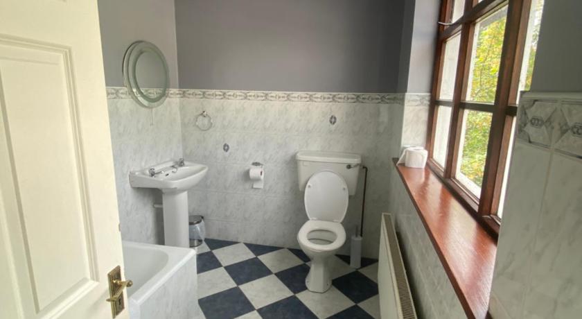 Five Glens Inn photo