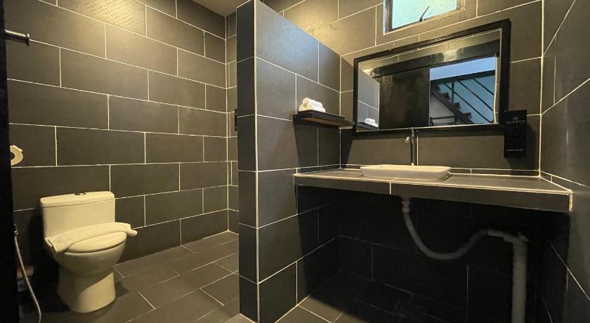 Image of Triple Sharing Serenity Suite 14