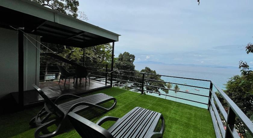 Image of Quad Sharing Serenity Suite 11
