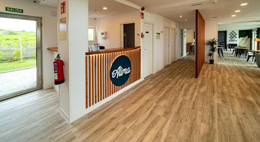 Alima Surf & Hotel
