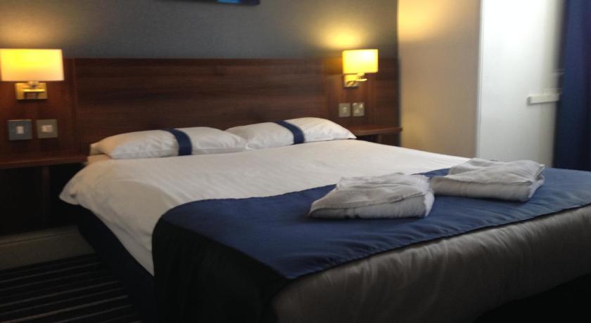 Piries Hotel