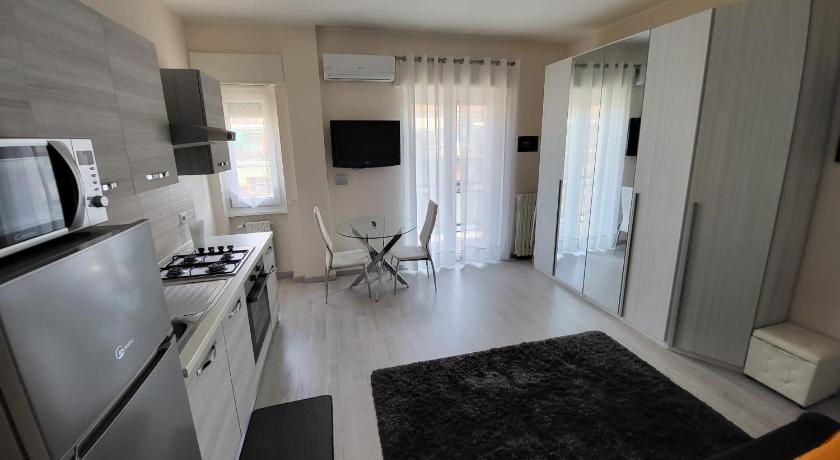 Splendido monolocale ristrutturato ben arredato — Hotel in Milan