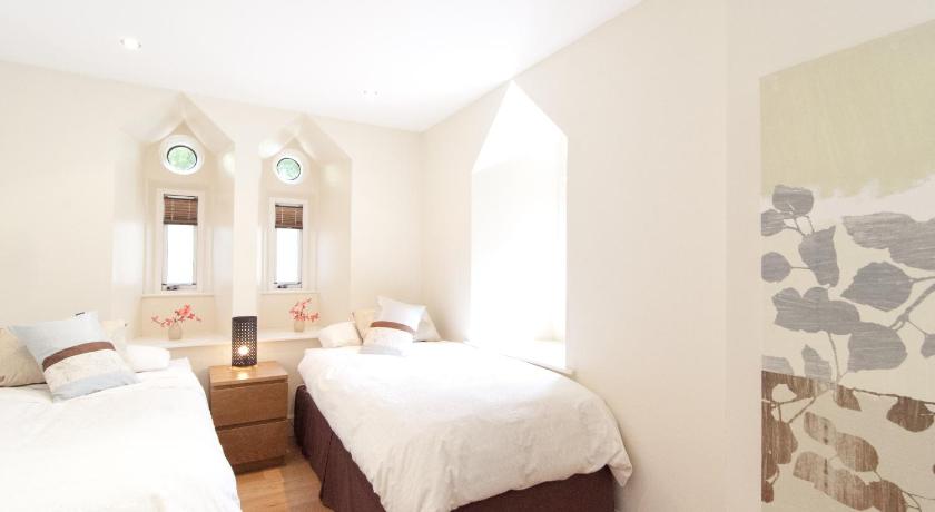Image of 2 Bedroom Apartment Hot Deal 16