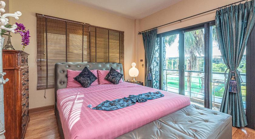 Image of 6-Bedroom Villa with Private Pool 7