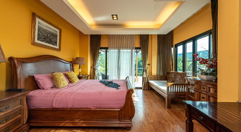 Image of 6-Bedroom Villa with Private Pool 9
