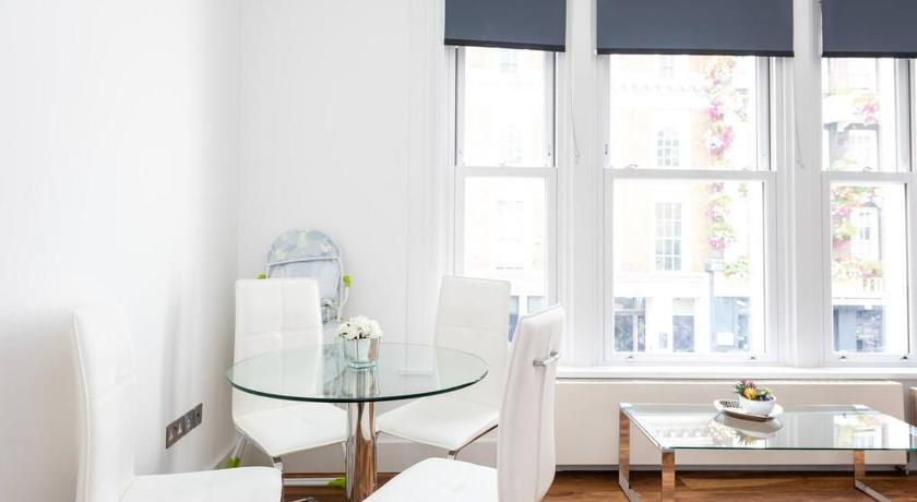 Beautiful Apartment by Hyde Park SS2 photo