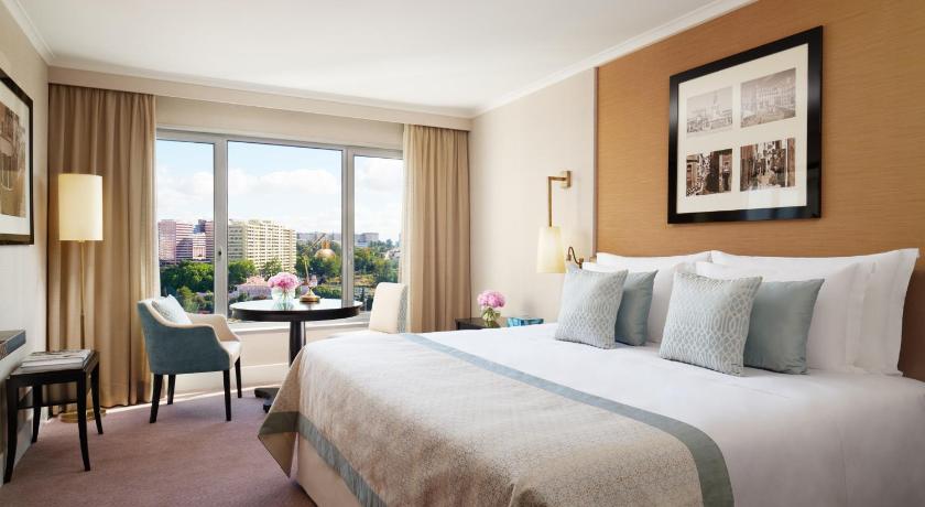 Image of Deluxe Family Room 0