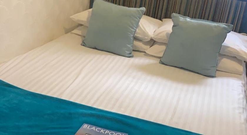 Mayfair Hotel photo