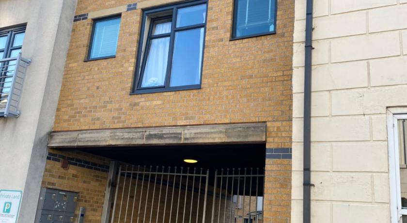 Trendy City Centre Hull Sleeps 2 or 4 with Free Secure Parking Traveller Award 2023 photo