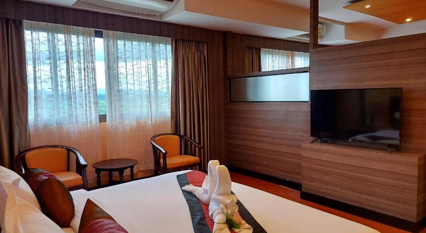 ハートヤイ M Hotel Danok 4つ星 ホテル レストラン