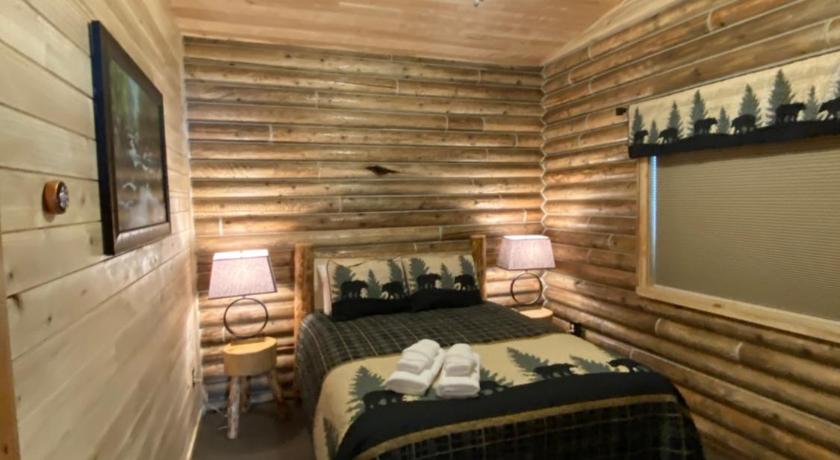 Alaska Knotty Pine B&B photo