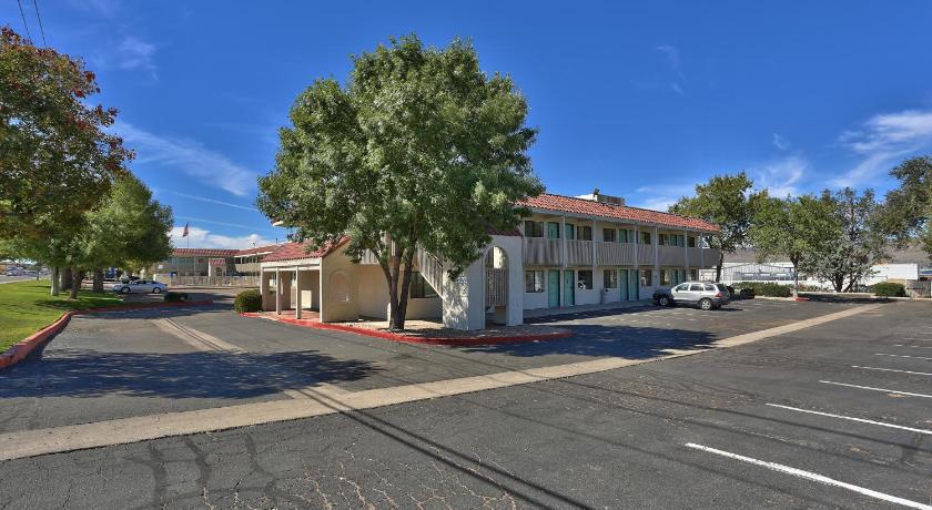 Motel 6-Kingman, AZ - Route 66 East