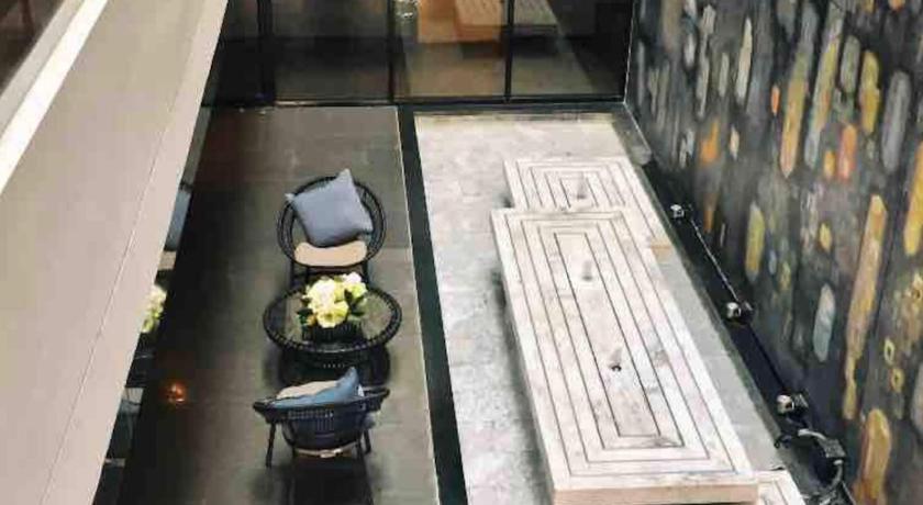 Stylish room ,2beds, Free Wi-Fi,Netflix, BTS Asok, Sukhumvit photo
