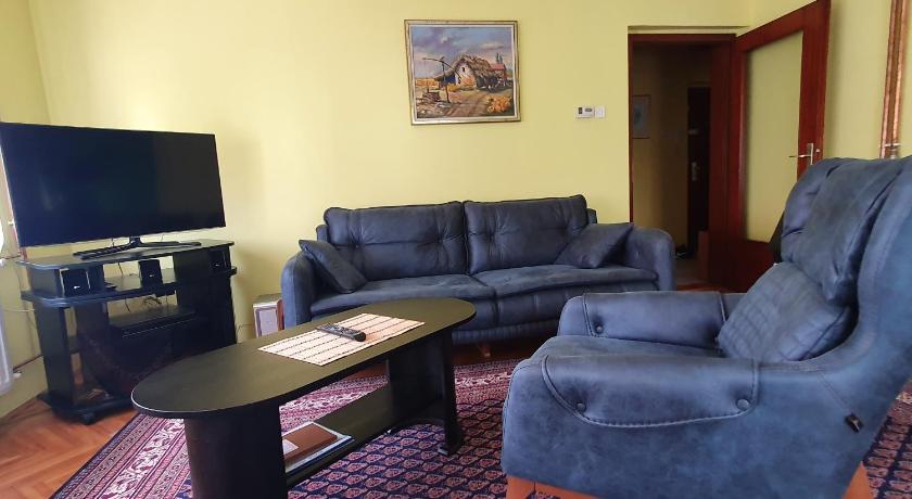 Apartment Roxana Vrdnik — Hotel in Vrdnik