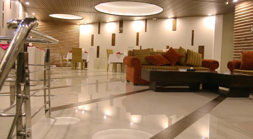 Summit Hotel & Apartments photo
