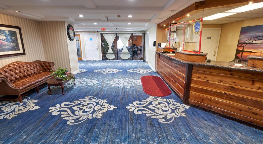 Ambassador Inn & Suites photo