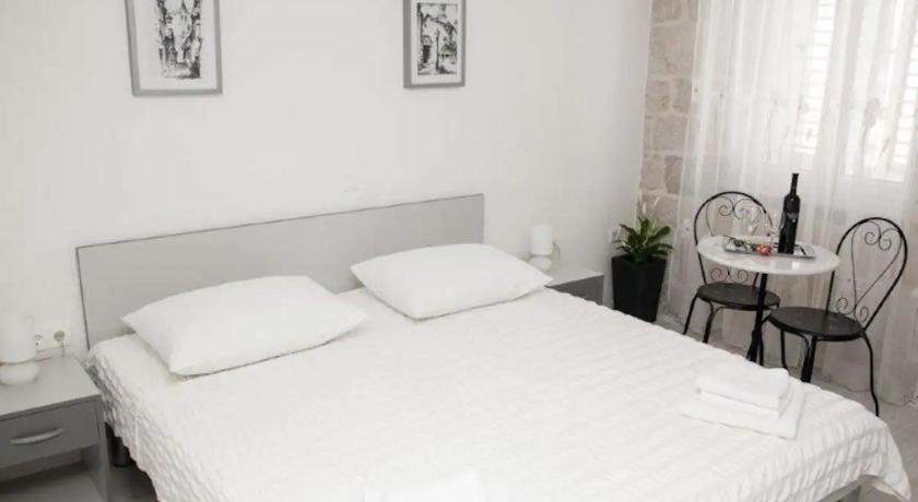New Romantic Suite By The Beach — Hotel in Tel Aviv
