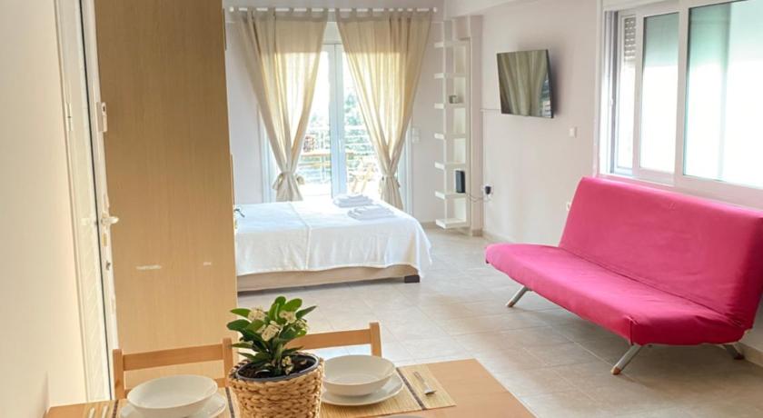 Seaside one-bedroom on Chalkis