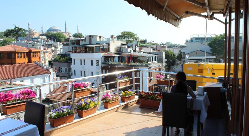 Blue Tuana Hotel - image 4