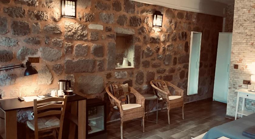 Attalos Suites Hotel - image 12