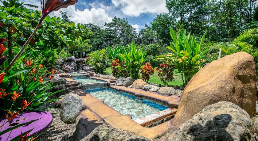 Cabanas Rio Escondido en La Fortuna photo