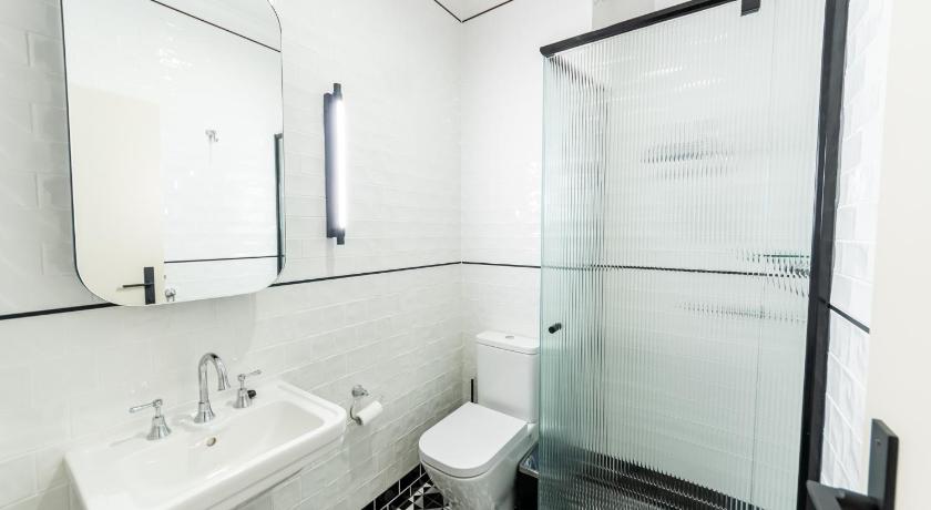Eyre Hotel photo