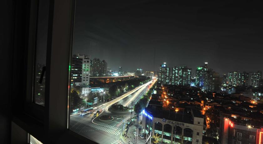 ソウル Dongdaemun Golden City Hotel 3つ星 ホテル プール