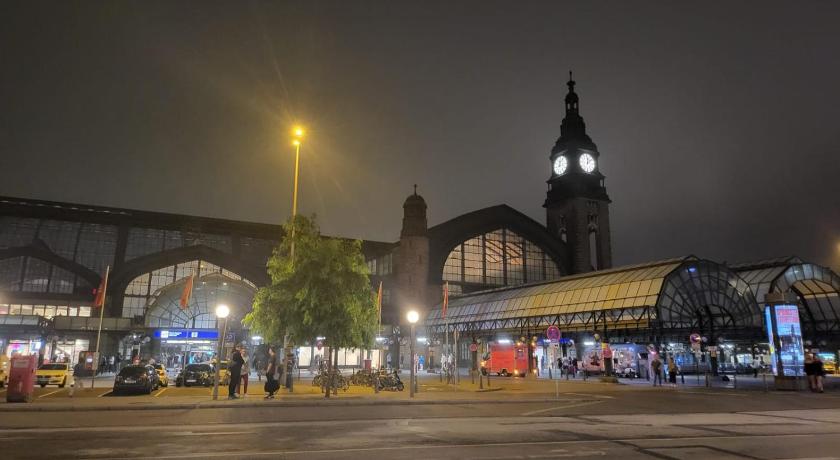 Hotel City Meetpoint photo