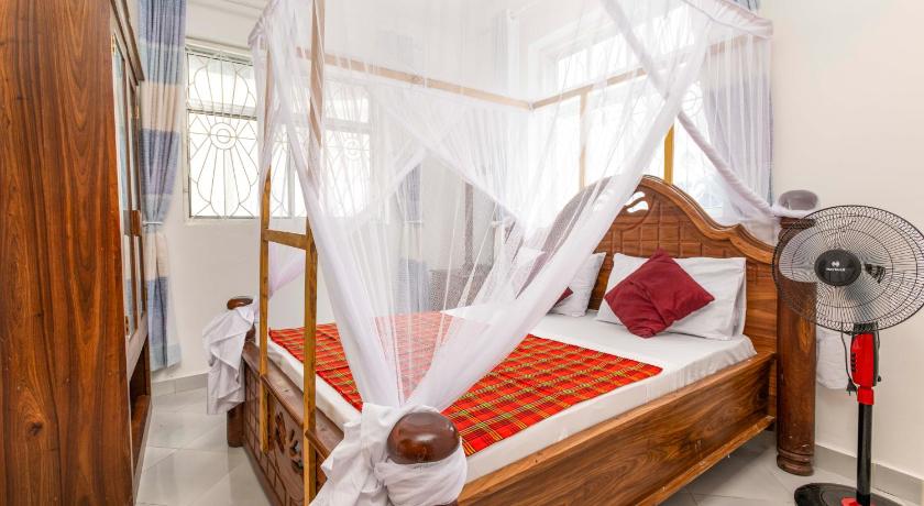Uroa Beach Lodge photo