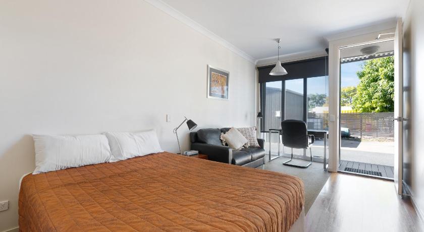 Smart Stayzzz Inns photo
