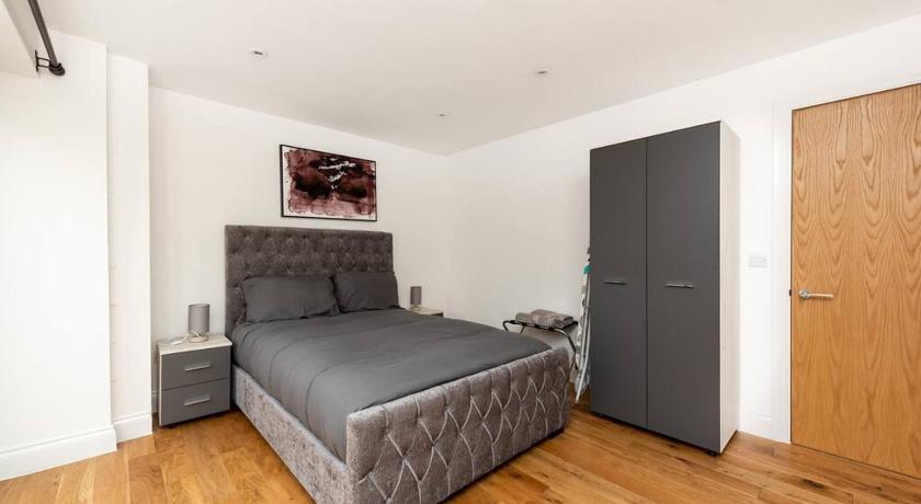 Large Apartment close to London BR1 II photo
