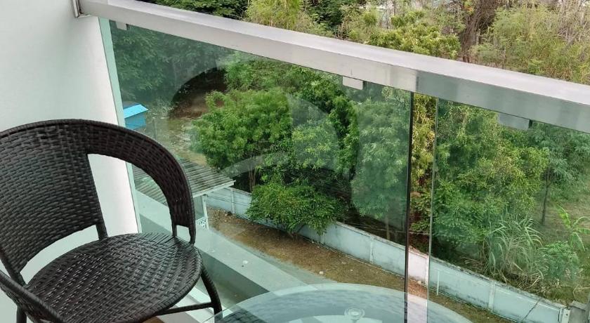 Top Flr Seaview & Rooftop Pool @Blu X photo