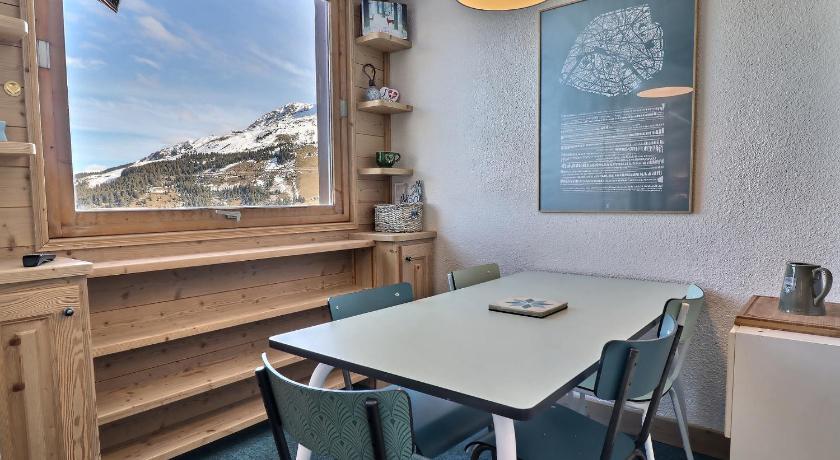 Image of Apartment with Mountain View 5