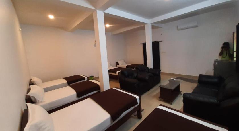 3 Hills Hostel photo