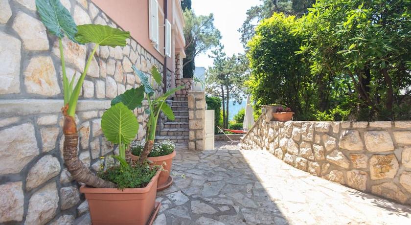 Villa Stefi (30m from the sea) photo